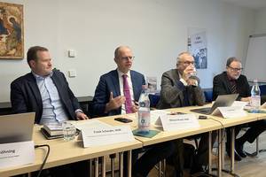 Foto: Frank Schwabe (Beauftragter der Bundesregierung für Religions- und Weltanschauungsfreiheit), Michael Brand (Sprecher der CDU/CSU-Fraktion für Menschenrechte und humanitäre Hilfe), Volker Beck (Präsident der Deutsch-Israelischen Gesellschaft) und Frank Heinrich (Vorsitzender der Evangelischen Allianz in Deutschland) während der Pressekonferenz © Evangelische Allianz Deutschland
