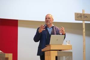 Photo: Roland Werner during his lecture © MBS/Michael Pöpel