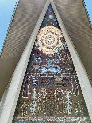 Photo: Front of the Parliament of Papua New Guinea Â© BQ/Thomas Schirrmacher