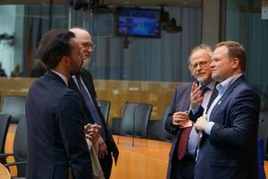 Photo: (from left): Richard Ottinger, Thomas Schirrmacher, Heiner Bielefeldt, Frank Schwabe in conversation © BQ/Martin Warnecke